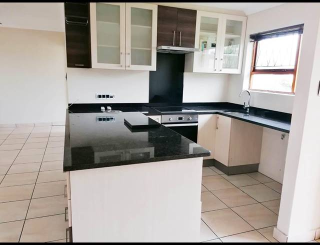3 BEDROOM TOWNHOUSE RENTED IN LORRAINE